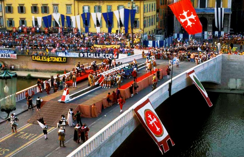 Gioco del Ponte (English link)